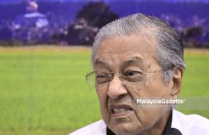 Perdana Menteri, Tun Dr. Mahathir Mohamad bercakap pada sidang media pada Majlis Perasmian MAHA 2018 di Dewan D, MAEPS Sedang, Selangor. foto NOOR ASREKUZAIREY SALIM, 22 NOVEMBER 2018