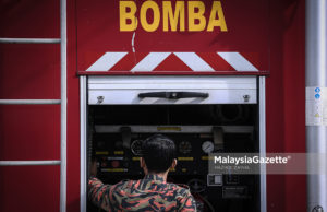 Bayi perempuan terkunci dalam kereta