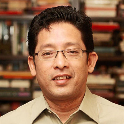 Pelantikan Eddin Khoo iaitu anak kepada pakar sejarah, Tan Sri Khoo Kay Kim dalam jawatankuasa khas mengenai soal pengiktirafan Sijil Peperiksaan Bersepadu (UEC) telah mencetuskan tanda tanya dan pertikaian.