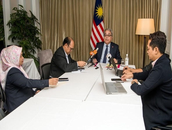 Duta Malaysia ke Jepun, Datuk Ahmad Izlan Idris menyifatkan rundingan antara kedua-dua pemimpin itu sebagai platform paling tepat susulan pengumuman mengenai bon itu pada pembentangan Belanjawan 2019, Jumaat lepas.
