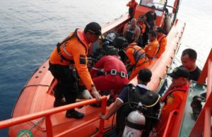Pasukan mencari dan menyelamat (SAR) berjaya menemui perakam data penerbangan (FDR) pesawat Lion Air yang terhempas Isnin lepas di perairan Tanjung Karawang pagi ini.