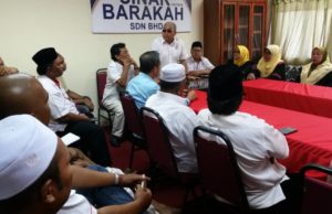 Dr Ibrahim (tengah) menyampaikan ucapan pada pertemuan tertutup beliau dengan kepimpinan tertinggi Perkasa Perak, semalam.