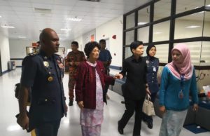 Siti Hasmah lawat Muhammad Adib
