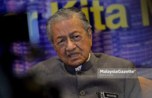 Perdana Menteri, Tun Dr. Mahathir Mohamad bercakap pada sidang media selepas merasmikan Konvensyen Pemerkasaan Pihak Berkuasa Tempatan (PBT) di Pusat Konvensyen Antarabangsa Putrajaya (PICC), Putrajaya. foto IQBAL BASRI, 10 DISEMBER 2018
