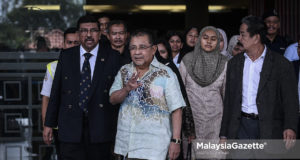 Tan Sri Mohd Isa Abdul Samad dan Datuk Mohd Emir Mavani Abdullah diarahkan memfailkan penyataan pembelaan dalam saman dikemukakan syarikat berkenaan yang menuntut ganti rugi berjumlah RM7.69 juta berhubung pembelian kondominium mewah terletak di Troika, Persiaran KLCC.
