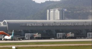 Kesesakan Lapangan Terbang Antarabangsa Pulau Pinang menyebabkan cadangan untuk membina sebuah lagi lapangan terbang di Bagai Serai, Perak