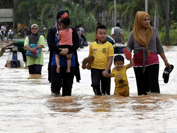 Situasi banjir di Terengganu semakin buruk dengan penambahan bilangan mangsa seramai 1,622 orang daripada 506 keluarga setakat 8 pagi ini, berbanding 950 orang daripada 327 keluarga malam tadi.