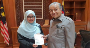 Anggota Parlimen Masjid Tanah, Datuk Mas Ermieyati Samsudin, yang juga bekas Ketua Pergerakan Puteri UMNO hari ini mengumumkan menyertai Parti Pribumi Bersatu Malaysia (Bersatu).