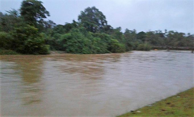 Paras air sungai di Terengganu yang trend turun naik berikutan hujan tidak menentu meletakkan penduduk dalam keadaan bersiap sedia.