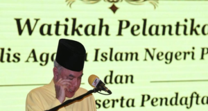 Timbalan Yang di-Pertuan Agong Sultan Nazrin Muizzuddin Shah tidak dapat menahan sebak dan menitiskan air mata ketika bertitah mengenai insiden yang menimpa anggota Jabatan Bomba dan Penyelamat Malaysia, Allahyarham Muhammad Adib Mohd Kassim, yang terkorban ketika menjalankan tugas.