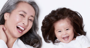 Baby Chanco bersama Sato Kondo untuk iklan syampu Pantene