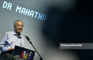 Beri sedikit masa kepada SPRM kesan RM90 juta diterima Pas- Tun M