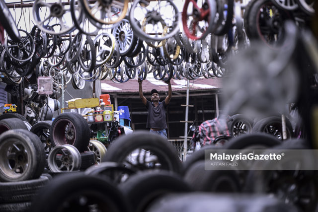 Kedai Rim Tayar Gantung Tarikan Di Semenyih