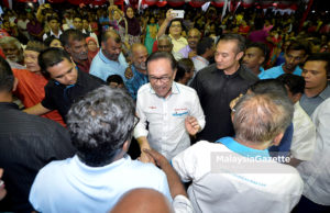 Puisi jadi ‘teman’ Anwar di penjara