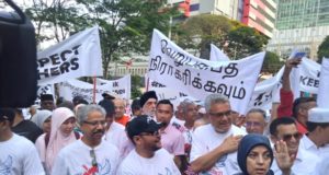 Menteri di Jabatan Perdana Menteri mengetuai perarakan Himpunan Solidariti Kedamaian dari pekarangan Sogo ke Dataran Merdeka. Kira-kira 5,000 peserta himpunan hadir.