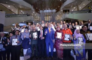 Ramai lebih minat guna telefon pintar daripada baca buku