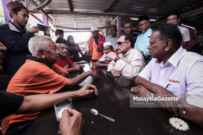 MGF12042019_MINUM PAGI ANWAR DAN CALON01