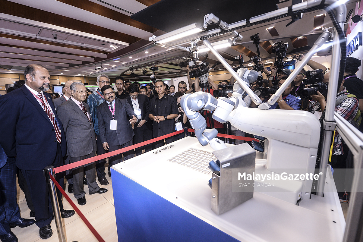 Tun M Rasmi Malaysia 5G Showcase