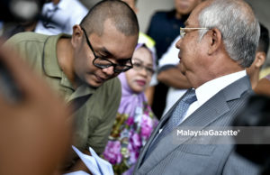 Najib janji perjuangkan nasib Aizat dan penjawat awam teraniaya