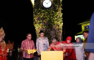 Agong rasmi Sambutan 100 Tahun Bukit Fraser