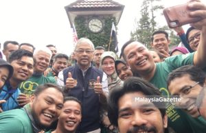 YDP Agong dan Permaisuri Selfie Bersama Media dan Peserta Pendaki Gunung Pine Tree