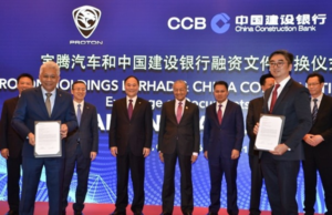 Dr Mahathir saksi pertukaran dokumen antara Proton dan rakan kongsi di Beijing