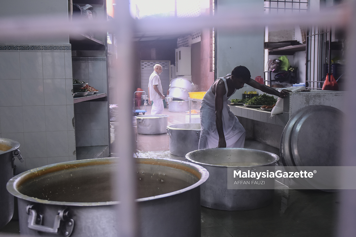 MGF12052019_PHOTO ESSAY BUBUR LAMBUK MASJID INDIA18