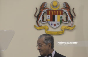 eaksi Perdana Menteri, Tun Dr. Mahathir Mohamad semasa sidang media pada Majlis Pelancaran myPortfolio Panduan Kerja Sektor Awam di Bangunan Perdana Putra, Putrajaya. foto SYAFIQ AMBAK, 14 MEI 2019