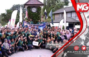 TERKINI : YDP Agong Lepaskan 100 Peserta Pendaki, Tawan Gunung Pine Tree