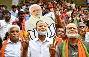 Modi menang besar