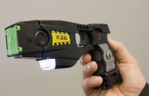 Bapa guna stun gun disiplin anak ditangkap