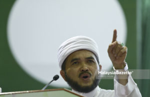 kleptocrats Dr. Nik Muhammad Zawawi Salleh PAS Ulama Central Council Leader Muhyiddin Yassin