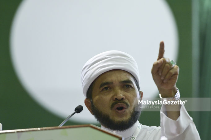kleptocrats Dr. Nik Muhammad Zawawi Salleh PAS Ulama Central Council Leader Muhyiddin Yassin