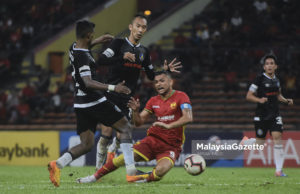 Wajar potong gaji pemain bola