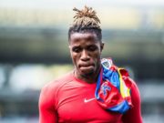 Wilfried Zaha diuji positif Covid-19