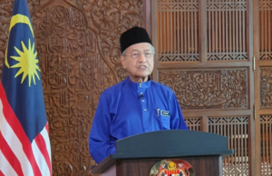 Dr Mahathir, isteri ucap Selamat Hari Raya Aidilfitri