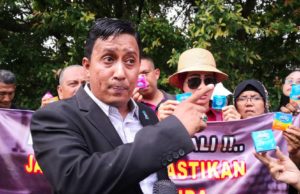 NGO bawa kondom untuk menteri