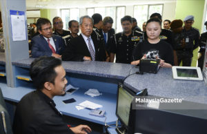 Muhyiddin Yassin Tinjau Kaunter Imigresen PATI