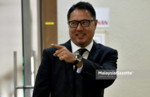 Najib akui dana RM42 juta dimasukkan ke akaun peribadi