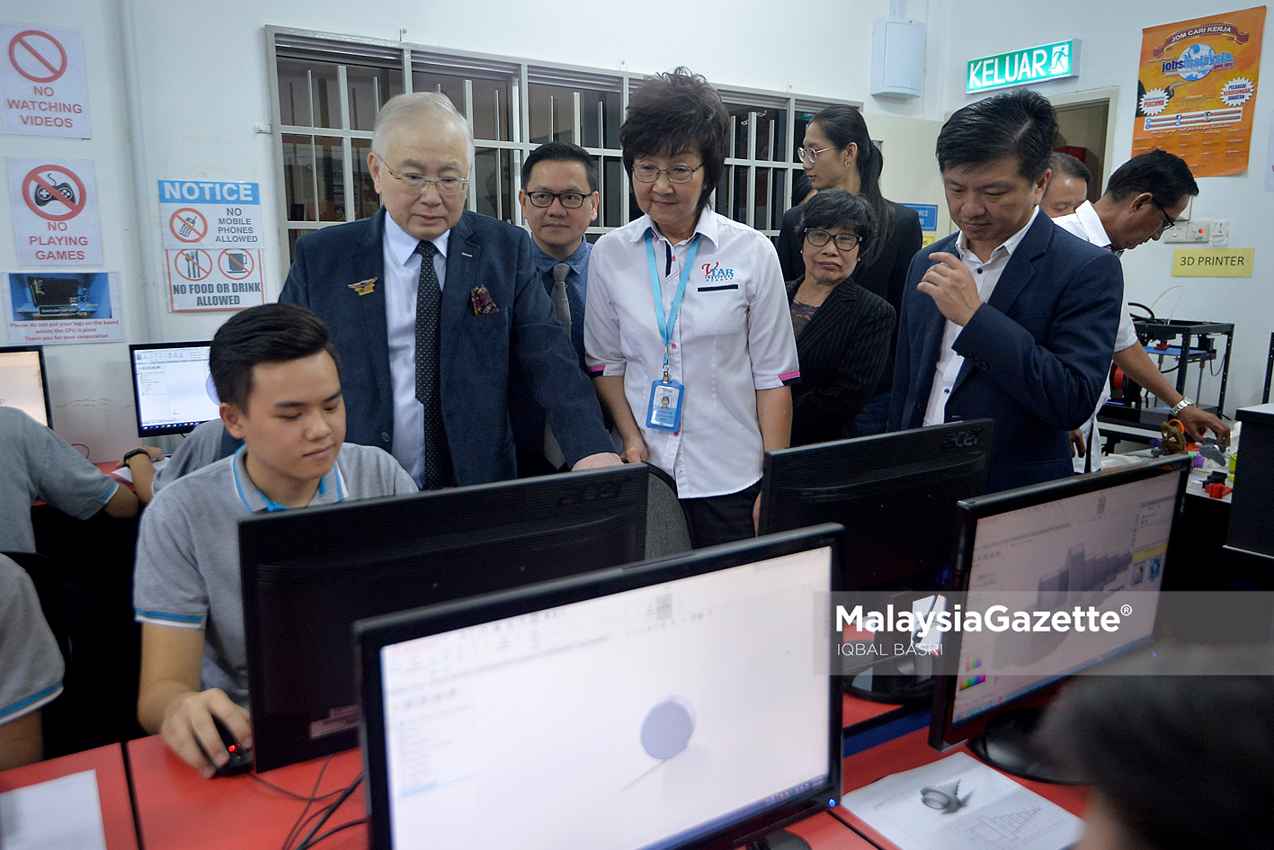 Wee Ka Siong Saksi MoU VTAR Institute dan IME Trading Sdn Bhd