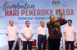 Chef Wan dinobat Tokoh Ikon Felda 2019
