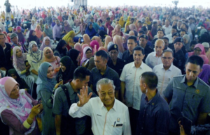 Cantum tanah Felda jadi ladang besar, jana hasil lebih lumayan – PM