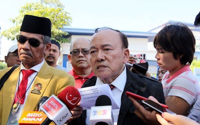 Kamaruddin Ahmad menerusi Tetuan Kamarudin & Partners akan memfailkan saman 17 Julai ini.