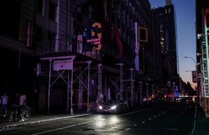 Manhattan bergelap