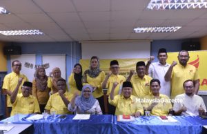 Putra, Perkasa merafak sembah pertabalan YDP Agong ke-16 Dr. Ibrahim bersama kepimpinan ADT Putra dan Perkasa merafak sembah menjunjung kasih atas pertabalan Yang di-Pertuan Agong ke-16, esok.