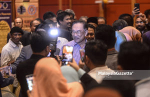 Anwar Ibrahim Hadir Konvokesyen Motivator Profesional Malaysia