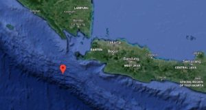 Gempa bumi bermagnitud 7.4 Skala Richter berlaku di Banten, Indonesia