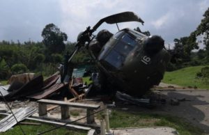 Helikopter nuri mendarat cemas, 15 cedera Keadaan helikopter nuri yang mendarat cemas dalam kawasan Kem Gubir, Kedah petang ini.