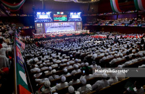 Ribuan penyokong UMNO-Pas putihkan PWTC