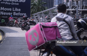 Belajar aeroangkasa, tetapi jadi penghantar makanan